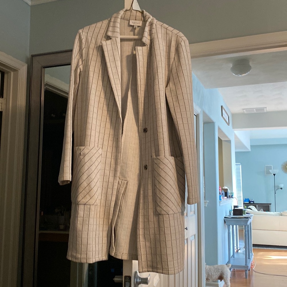 Anthropologie blazer size small cream colored